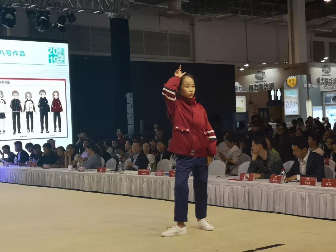 泉州康盛實(shí)業(yè)參加2019上海國(guó)際校服?園服展覽會(huì)取得圓滿成功(圖10)